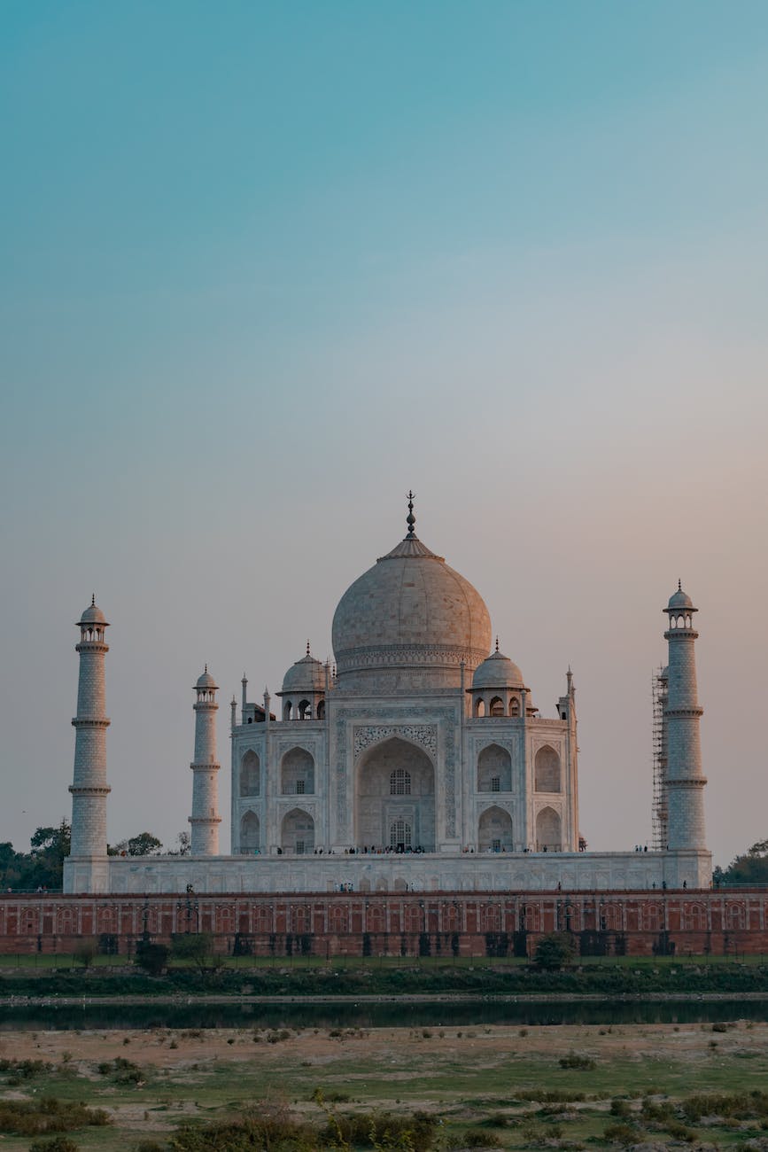 taj mahal at sunset